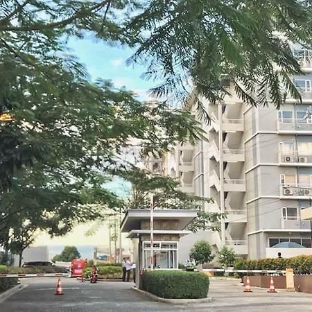 The Treehouse B @ Trees Residences Manila Exterior foto